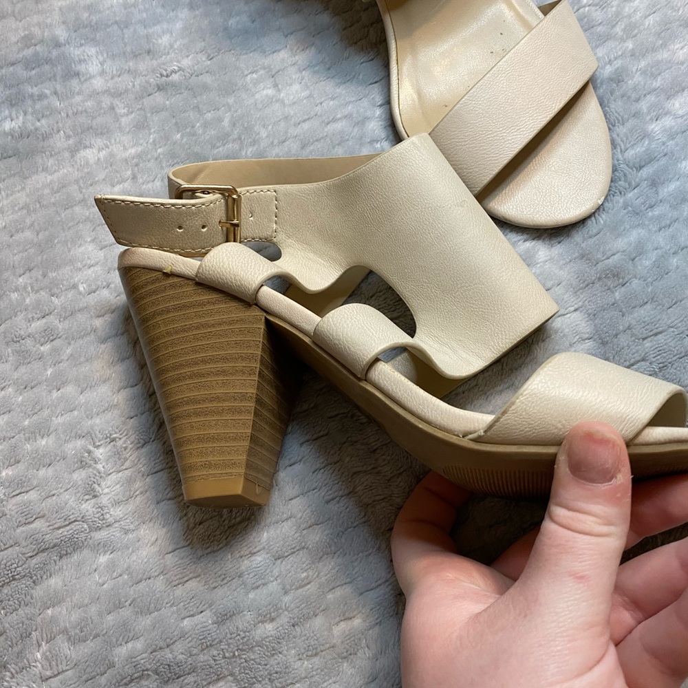 Work heels - Picture 2 of 4